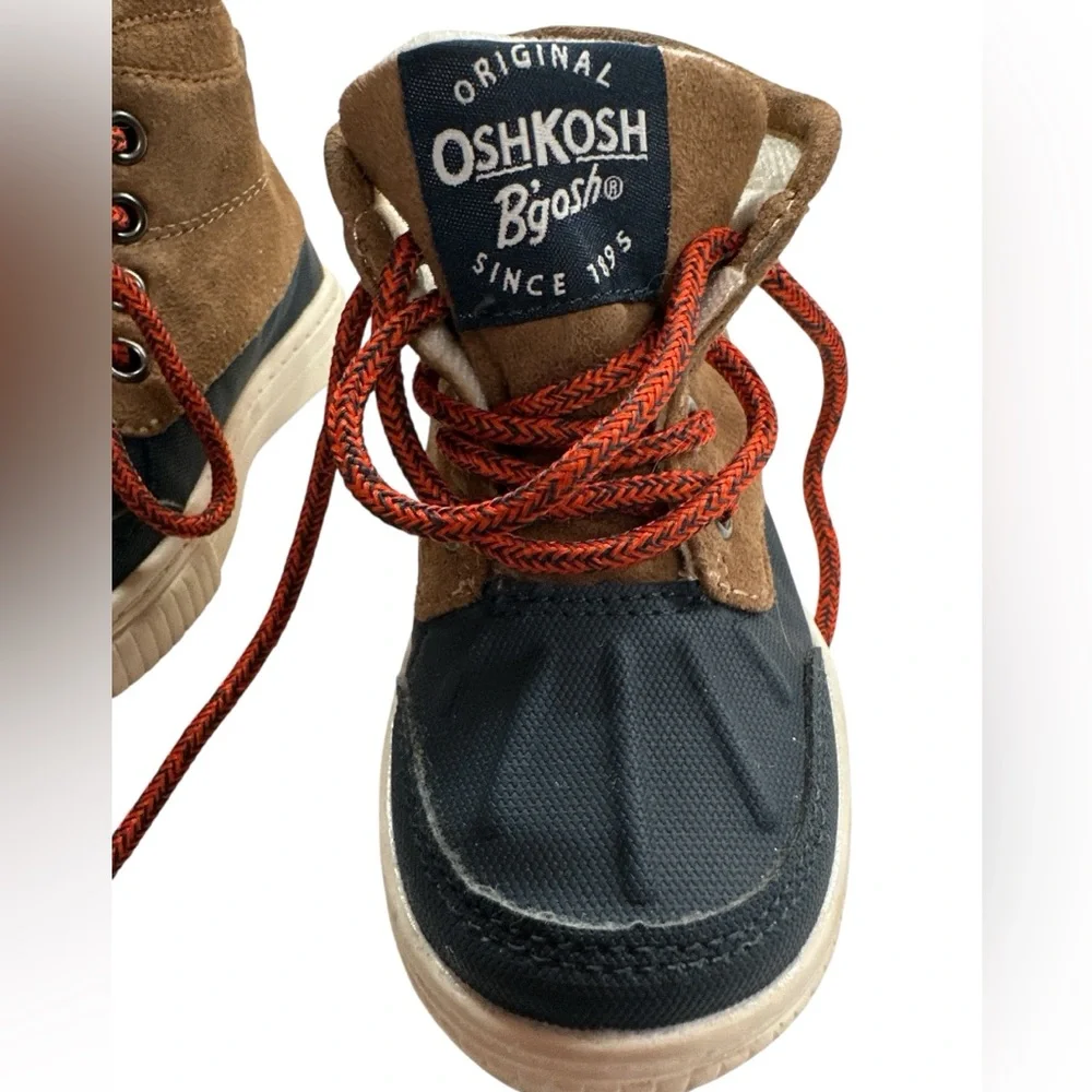 Oshkosh B’gosh Toddler Boy Lace-up Duck Boots Size 6 Used